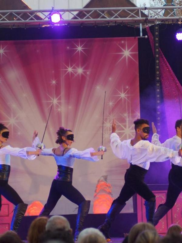 Arbre de Noël 2014 : ILONA et le Livre Magique par la Compagnie EQUINOXE